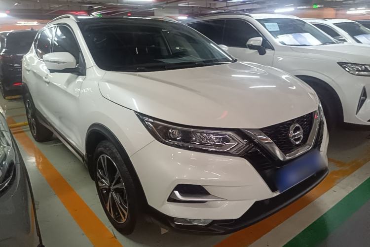 Used Nissan Qashqai 2022 2.0L CVT XV Premier Luxury Edition Front Right 45 Deg