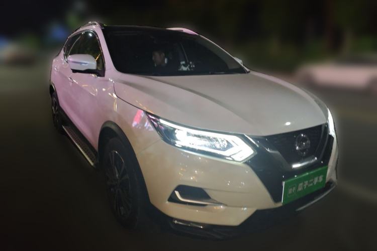 Used Nissan Qashqai 2022 2.0L CVT XV Premier Luxury Edition Front Right 45 Deg