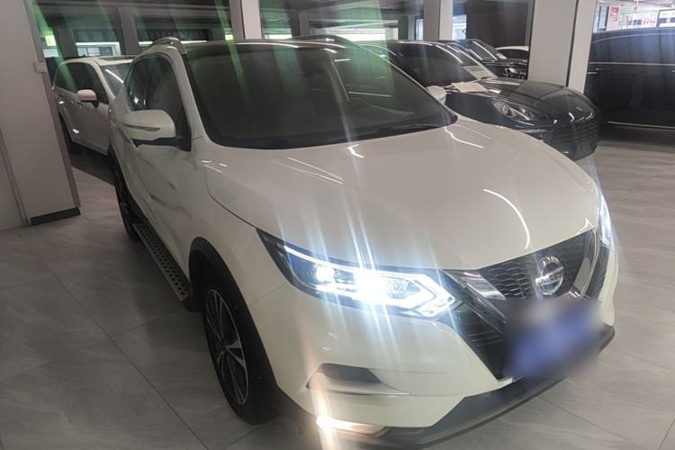 Used Nissan Qashqai 2022 2.0L CVT XV Premier Luxury Edition Front Right 45 Deg