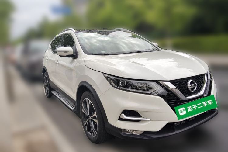 Used Nissan Qashqai 2022 2.0L CVT XV Premier Luxury Edition Front Right 45 Deg