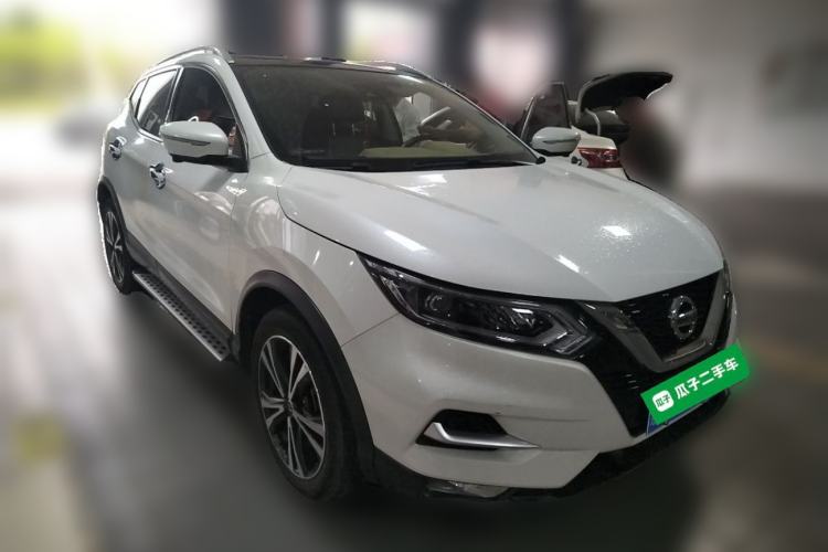 Used Nissan Qashqai 2022 2.0L CVT XV Premier Luxury Edition Front Right 45 Deg