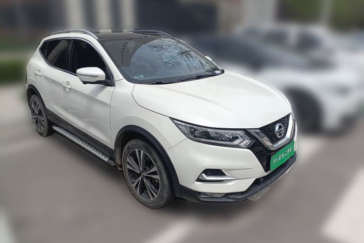 Used Nissan Qashqai 2022 2.0L CVT XV Premier Luxury Edition Front Right 45 Deg