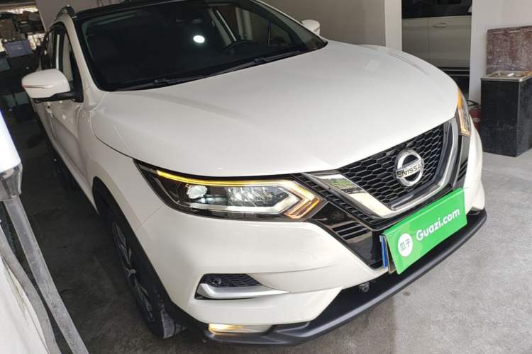 Used Nissan Qashqai 2022 2.0L CVT XV Premier Luxury Edition Front Right 45 Deg
