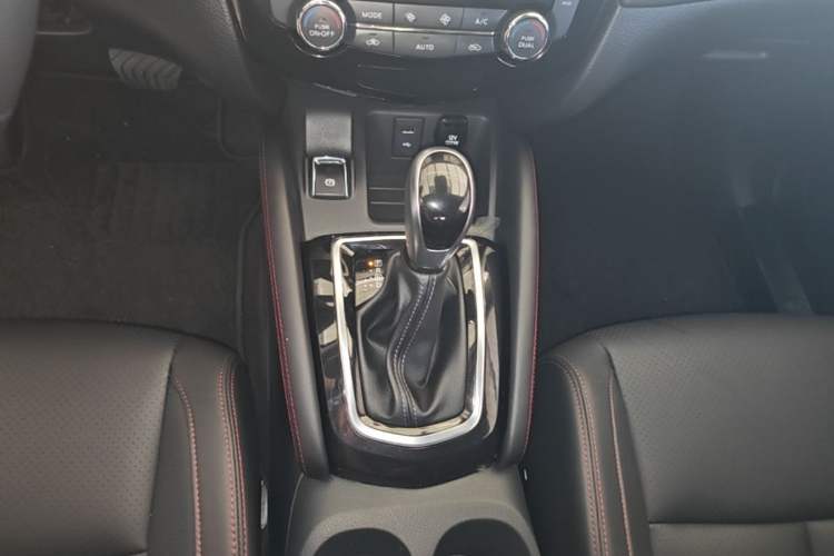 Used Nissan Qashqai 2022 2.0L CVT XV Premier Luxury Edition Gear Lever