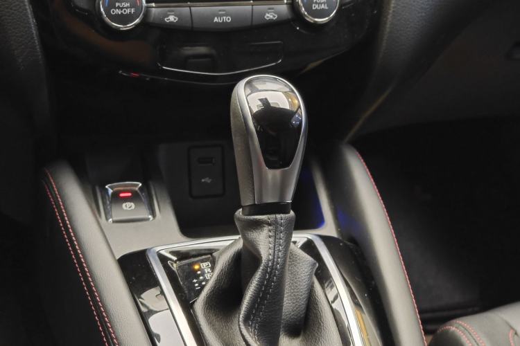 Used Nissan Qashqai 2022 2.0L CVT XV Smart Enjoyment Version Gear Lever
