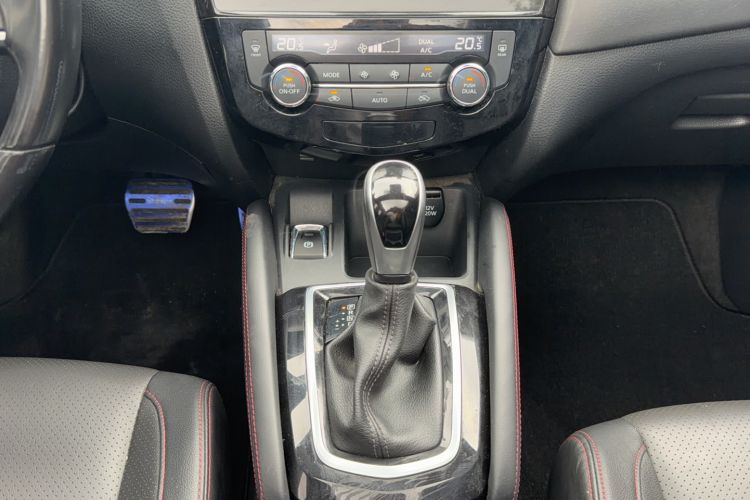 Used Nissan Qashqai 2022 2.0L CVT XV Premier Luxury Edition Gear Lever