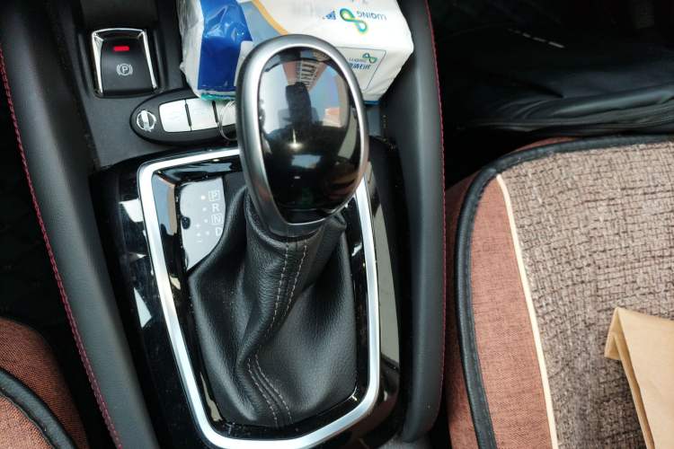 Used Nissan Qashqai 2022 2.0L CVT XV Premier Luxury Edition Gear Lever