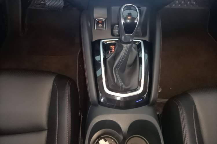 Used Nissan Qashqai 2022 2.0L CVT XV Premier Luxury Edition Gear Lever