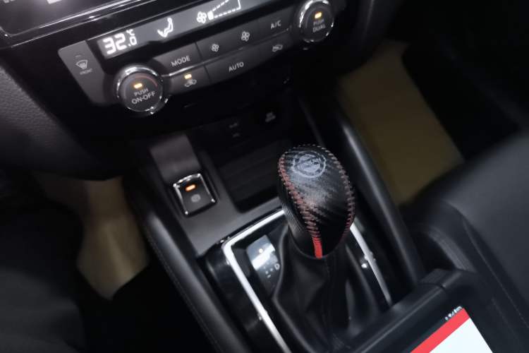 Used Nissan Qashqai 2022 2.0L CVT XV Smart Enjoyment Version Gear Lever