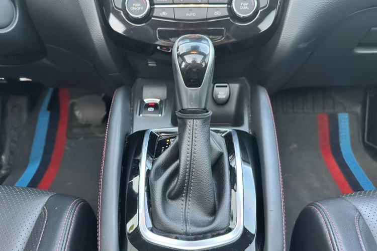 Used Nissan Qashqai 2022 2.0L CVT XV Premier Luxury Edition Gear Lever