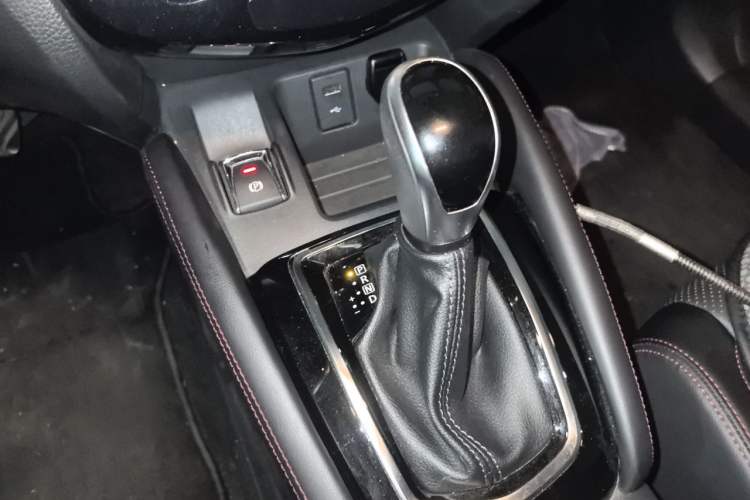 Used Nissan Qashqai 2022 2.0L CVT XV Premier Luxury Edition Gear Lever