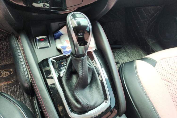 Used Nissan Qashqai 2022 2.0L CVT XV Premier Luxury Edition Gear Lever