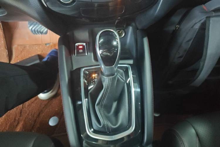 Used Nissan Qashqai 2022 2.0L CVT XV Premier Luxury Edition Gear Lever
