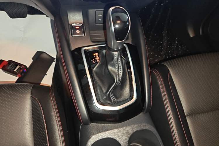 Used Nissan Qashqai 2022 2.0L CVT XV Premier Luxury Edition Gear Lever