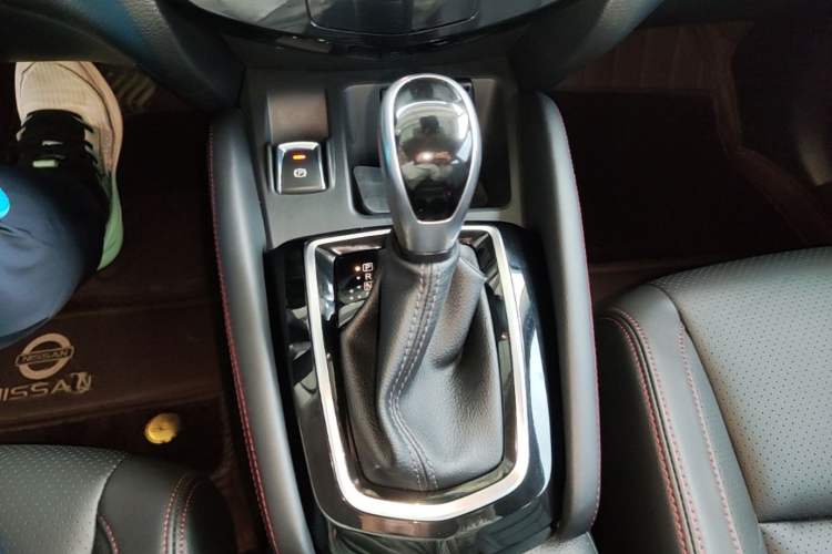 Used Nissan Qashqai 2022 2.0L CVT XV Premier Luxury Edition Gear Lever