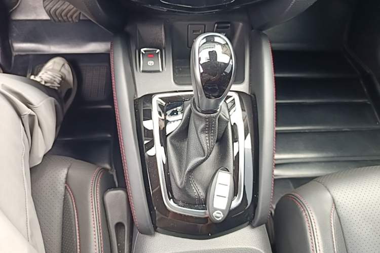 Used Nissan Qashqai 2022 2.0L CVT XV Premier Luxury Edition Gear Lever