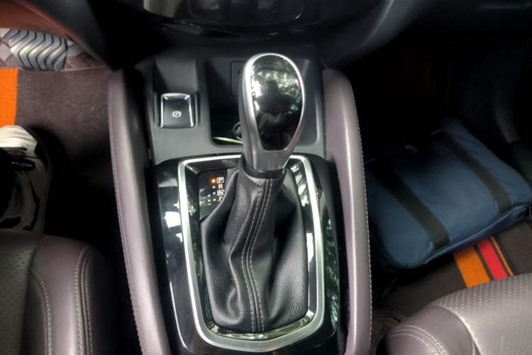 Used Nissan Qashqai 2022 2.0L CVT XV Premier Luxury Edition Gear Lever
