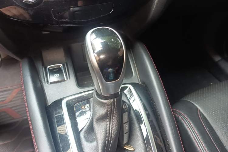 Used Nissan Qashqai 2022 2.0L CVT XV Premier Luxury Edition Gear Lever
