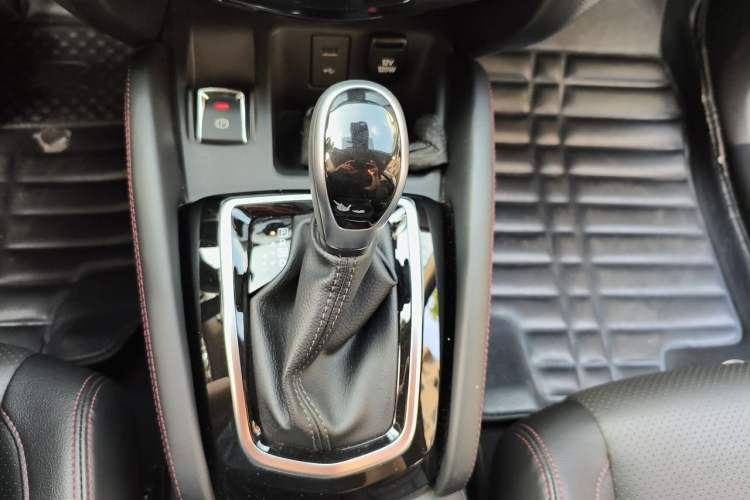 Used Nissan Qashqai 2022 2.0L CVT XV Premier Luxury Edition Gear Lever