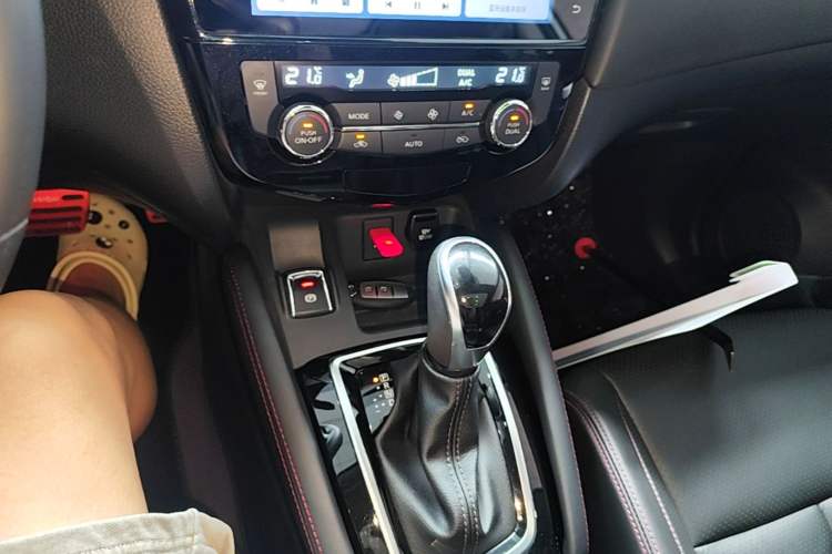 Used Nissan Qashqai 2022 2.0L CVT XV Premier Luxury Edition Gear Lever