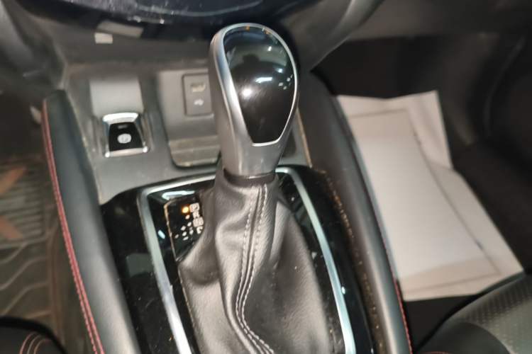 Used Nissan Qashqai 2022 2.0L CVT XV Premier Luxury Edition Gear Lever
