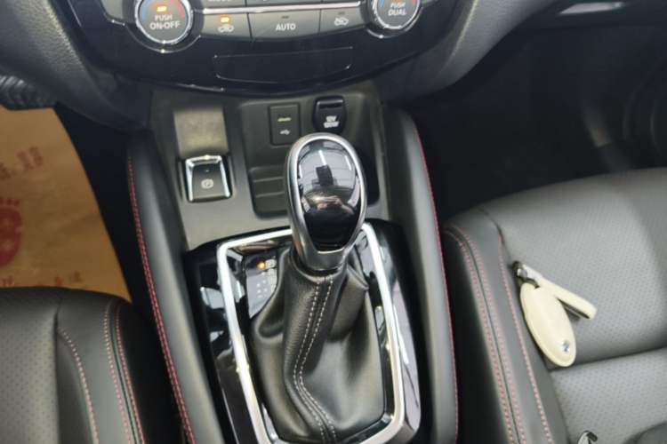 Used Nissan Qashqai 2022 2.0L CVT XV Premier Luxury Edition Gear Lever
