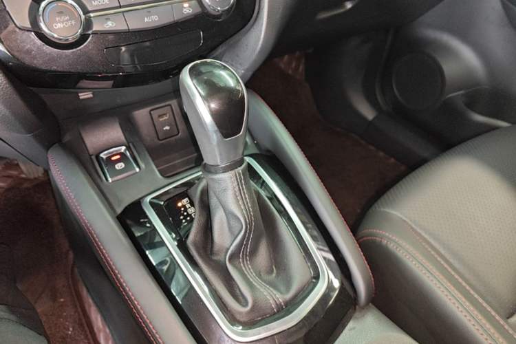 Used Nissan Qashqai 2022 2.0L CVT XV Premier Luxury Edition Gear Lever