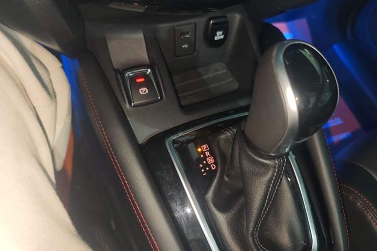 Used Nissan Qashqai 2022 2.0L CVT XV Premier Luxury Edition Gear Lever