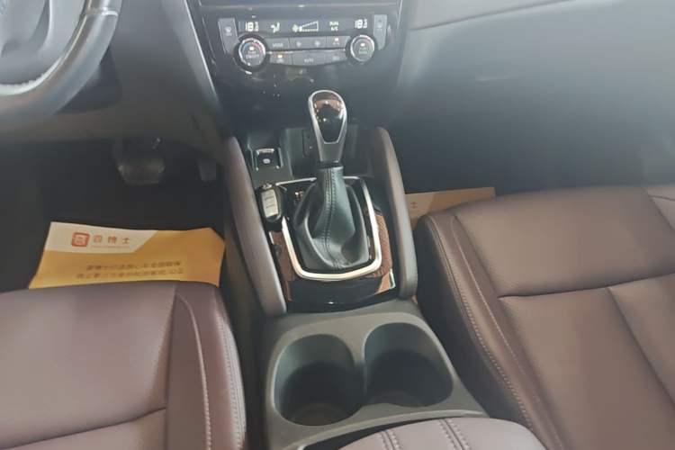 Used Nissan Qashqai 2022 2.0L CVT XV Premier Luxury Edition Gear Lever