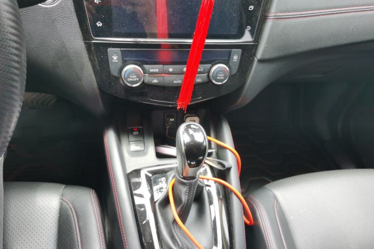 Used Nissan Qashqai 2022 2.0L CVT XV Prem.Pro Deluxe Navigation Edition Gear Lever