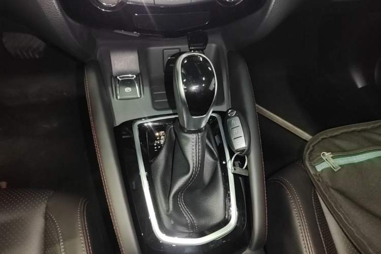 Used Nissan Qashqai 2022 2.0L CVT XV Premier Luxury Edition Gear Lever