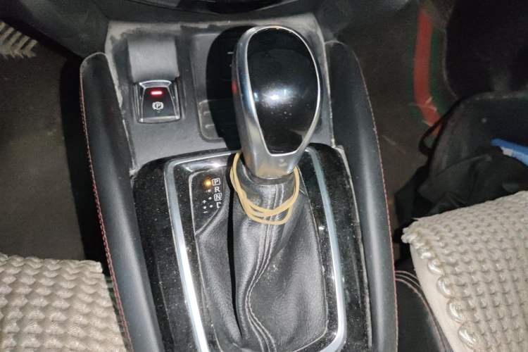 Used Nissan Qashqai 2022 2.0L CVT XV Premier Luxury Edition Gear Lever