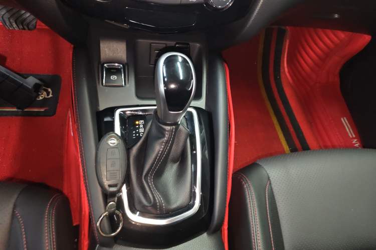 Used Nissan Qashqai 2022 2.0L CVT XV Premier Luxury Edition Gear Lever