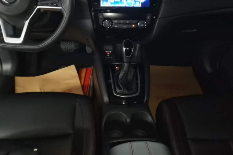 Used Nissan Qashqai 2022 2.0L CVT XV Smart Enjoyment Version Gear Lever
