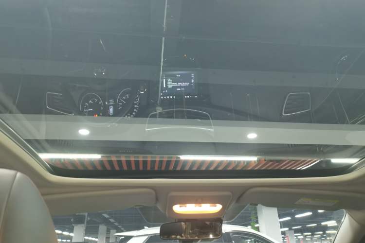 Used Nissan Qashqai 2022 2.0L CVT XV Premier Luxury Edition Headliner