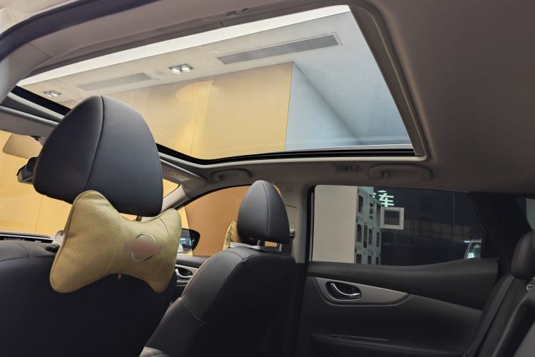 Used Nissan Qashqai 2022 2.0L CVT XV Premier Luxury Edition Headliner