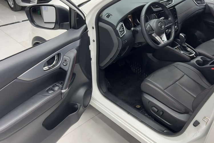 Used Nissan Qashqai 2022 2.0L CVT XV Premier Luxury Edition Interior 1