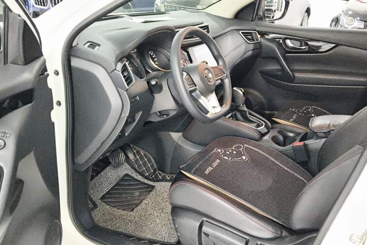 Used Nissan Qashqai 2022 2.0L CVT XV Smart Enjoyment Version Interior 1