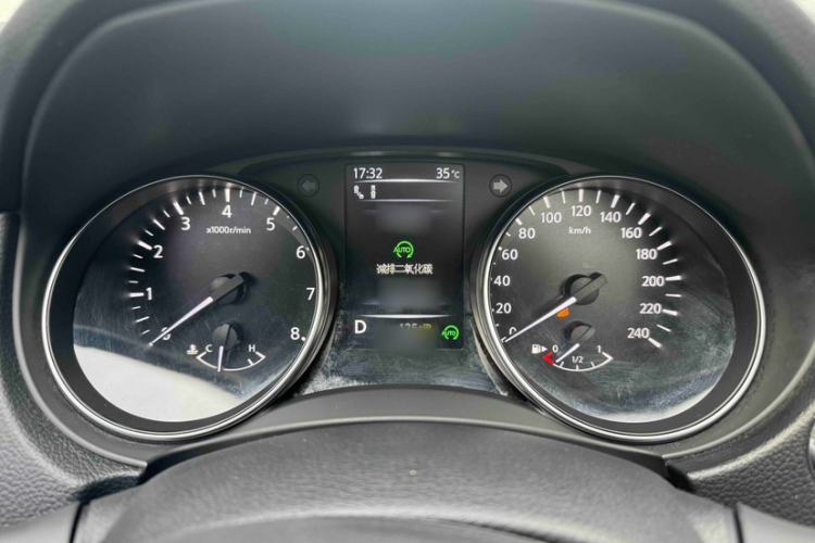 Used Nissan Qashqai 2022 2.0L CVT XV Premier Luxury Edition Interior 10