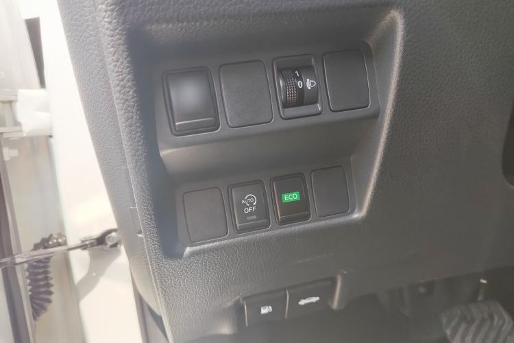 Used Nissan Qashqai 2022 2.0L CVT XV Smart Enjoyment Version Interior 11
