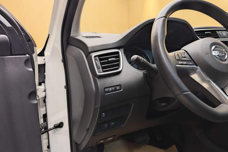 Used Nissan Qashqai 2022 2.0L CVT XV Premier Luxury Edition Interior 11