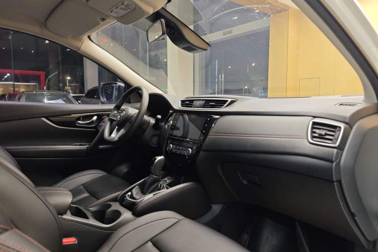 Used Nissan Qashqai 2022 2.0L CVT XV Smart Enjoyment Version Interior 12