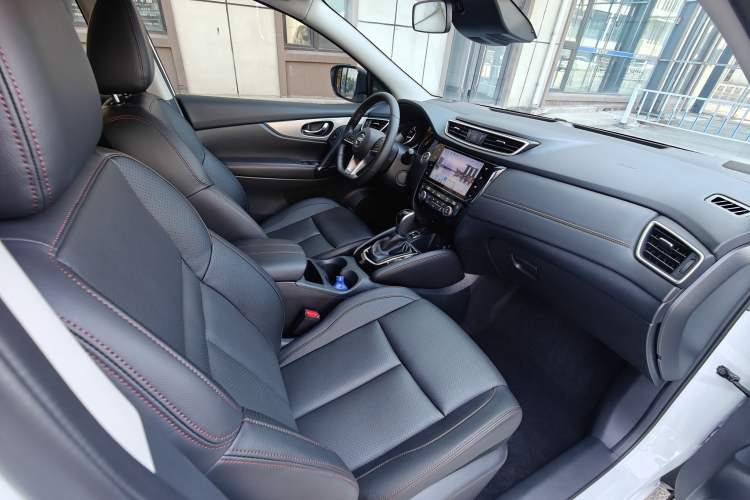 Used Nissan Qashqai 2022 2.0L CVT XV Premier Luxury Edition Interior 2