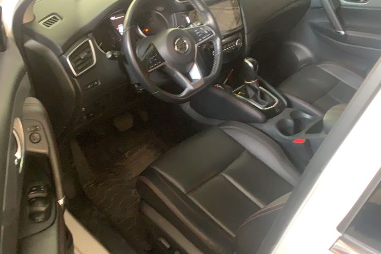 Used Nissan Qashqai 2022 2.0L CVT XV Premier Luxury Edition Interior 2