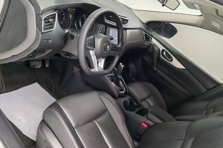 Used Nissan Qashqai 2022 2.0L CVT XV Premier Luxury Edition Interior 2
