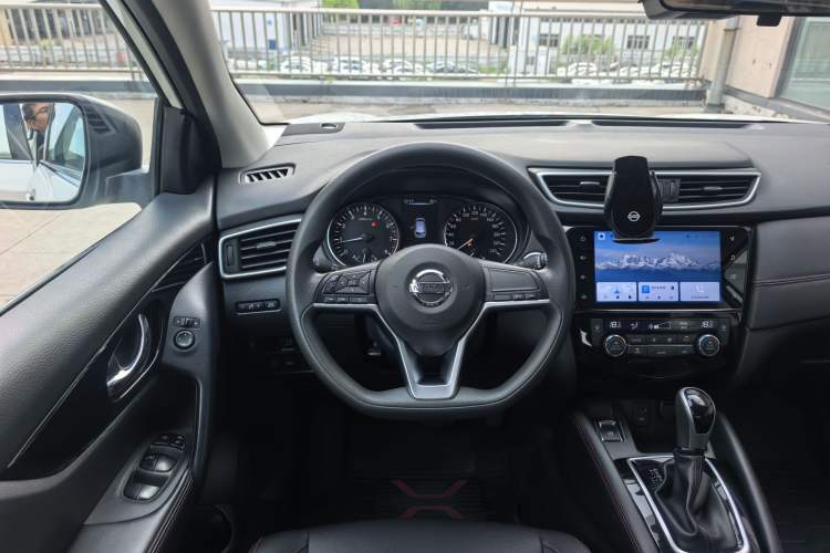 Used Nissan Qashqai 2022 2.0L CVT XV Smart Enjoyment Version Interior 2