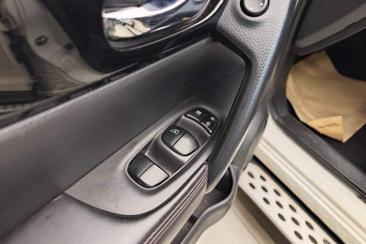 Used Nissan Qashqai 2022 2.0L CVT XV Smart Enjoyment Version Interior 3