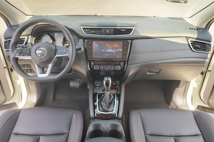 Used Nissan Qashqai 2022 2.0L CVT XV Smart Enjoyment Version Interior 3