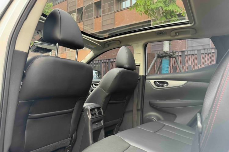 Used Nissan Qashqai 2022 2.0L CVT XV Premier Luxury Edition Interior 3