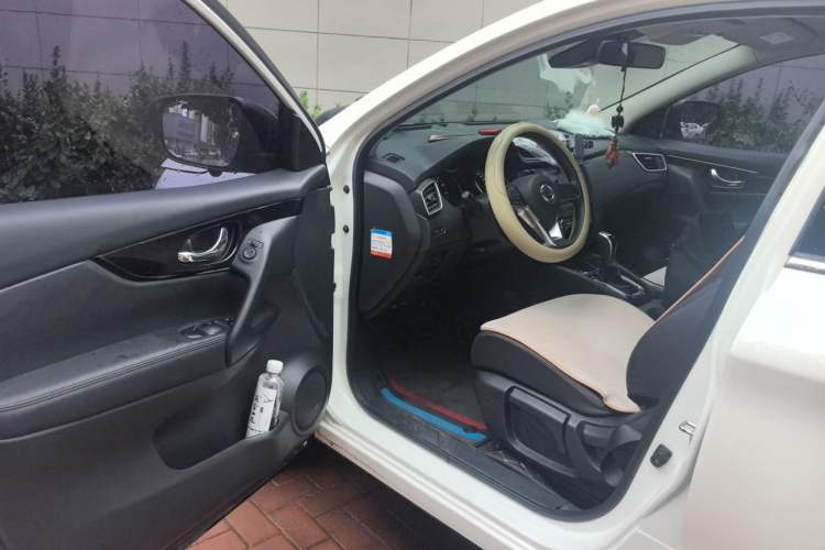 Used Nissan Qashqai 2022 2.0L CVT XV Smart Enjoyment Version Interior 3